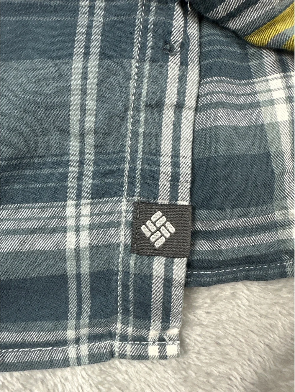 Columbia Flare Gun Flannel Men's L Blue Yellow Plaid Omni-Wick Outdoor